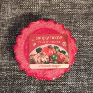 Yankee Candle Simply Home Christmas Magic Red Wax Tart